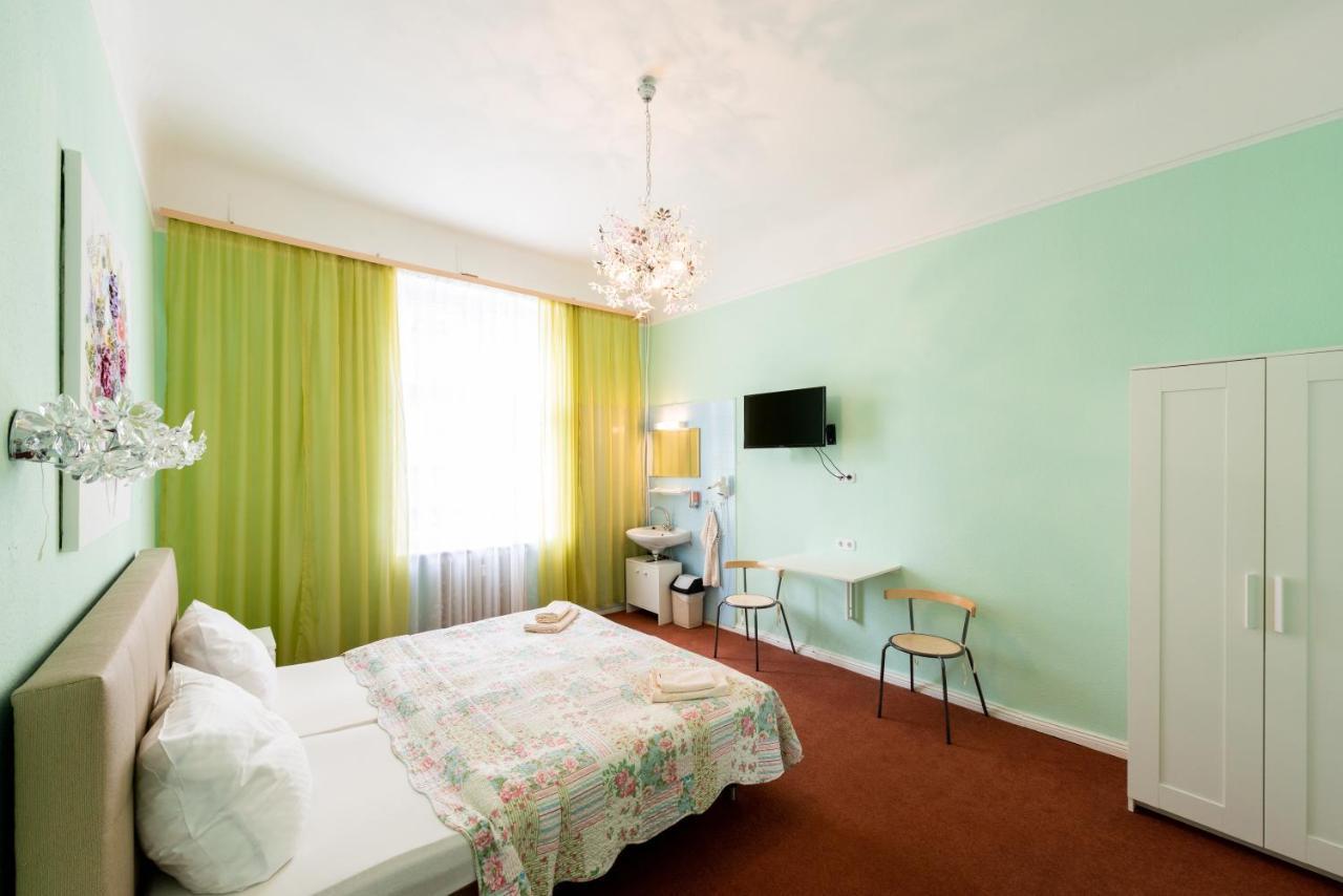 Hotel Pension Dahlem Berlino Esterno foto