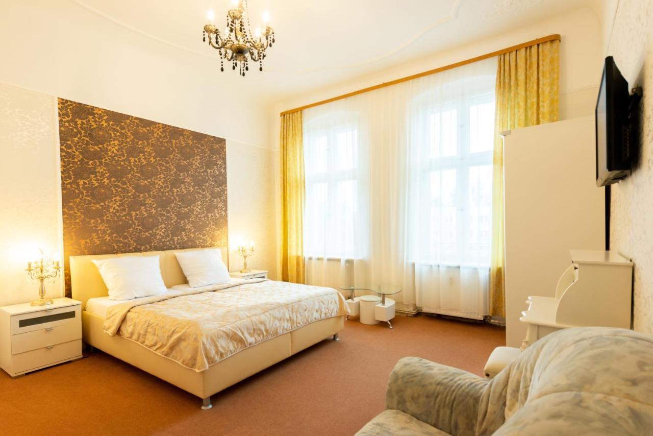 Hotel Pension Dahlem Berlino Esterno foto
