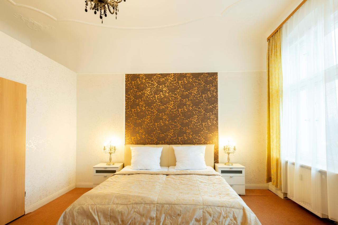 Hotel Pension Dahlem Berlino Esterno foto
